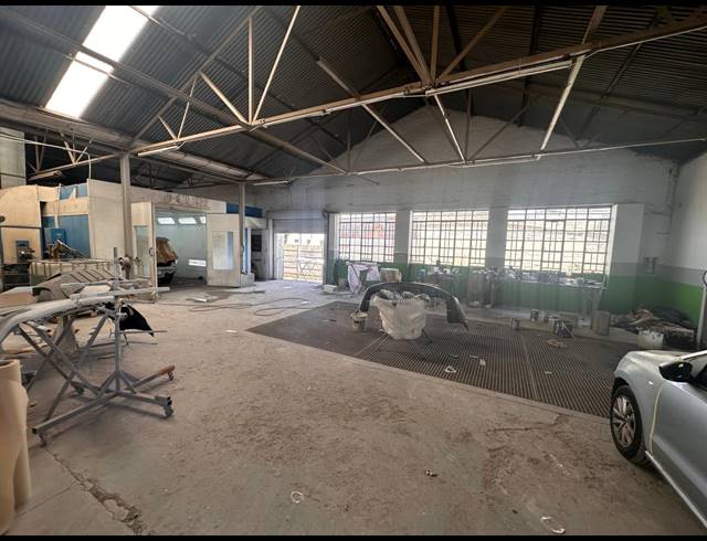2,230M² INDUSTRIAL YARD FOR SALE IN KEMPTON PARK CENTRAL
